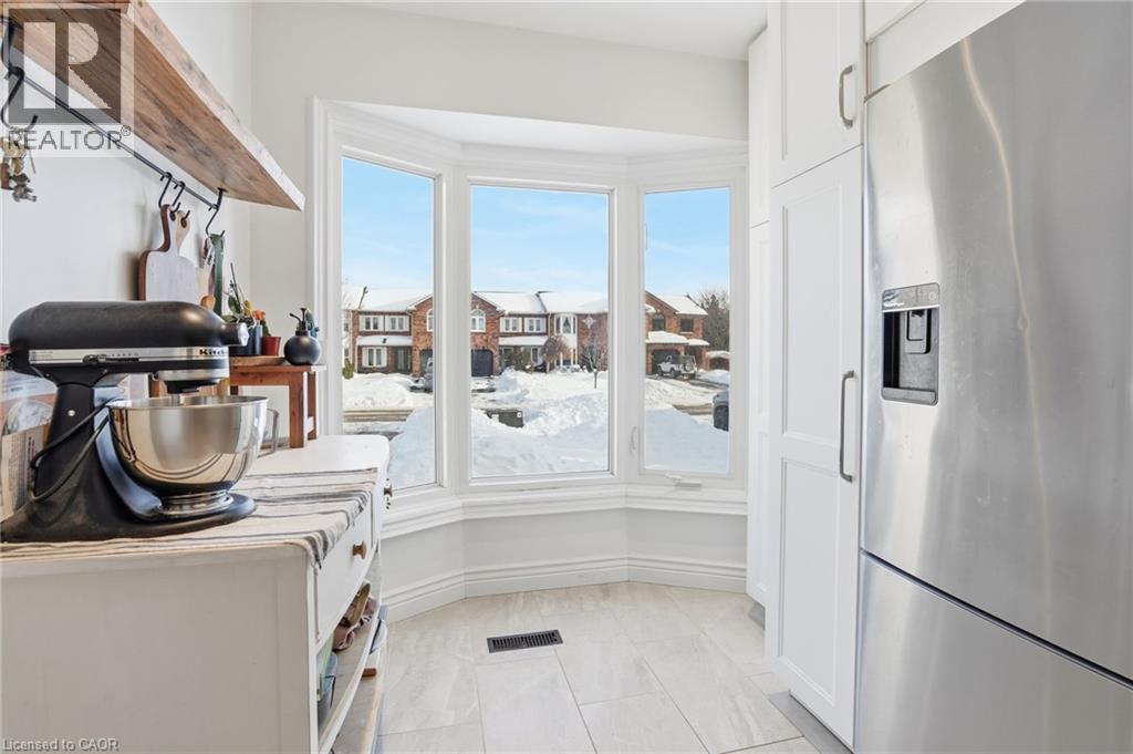 2018 Chrisdon Road, Burlington, Ontario  L7M 3W8 - Photo 6 - 40802687