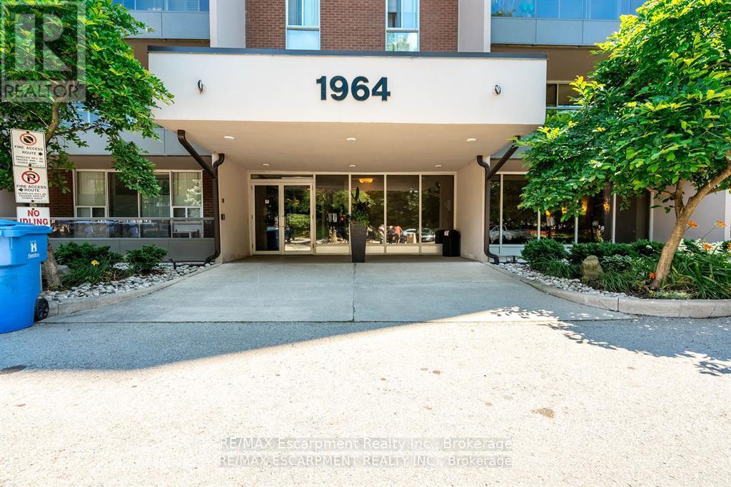 103 - 1964 Main Street W, Hamilton, Ontario  L8S 1J5 - Photo 2 - X12794144