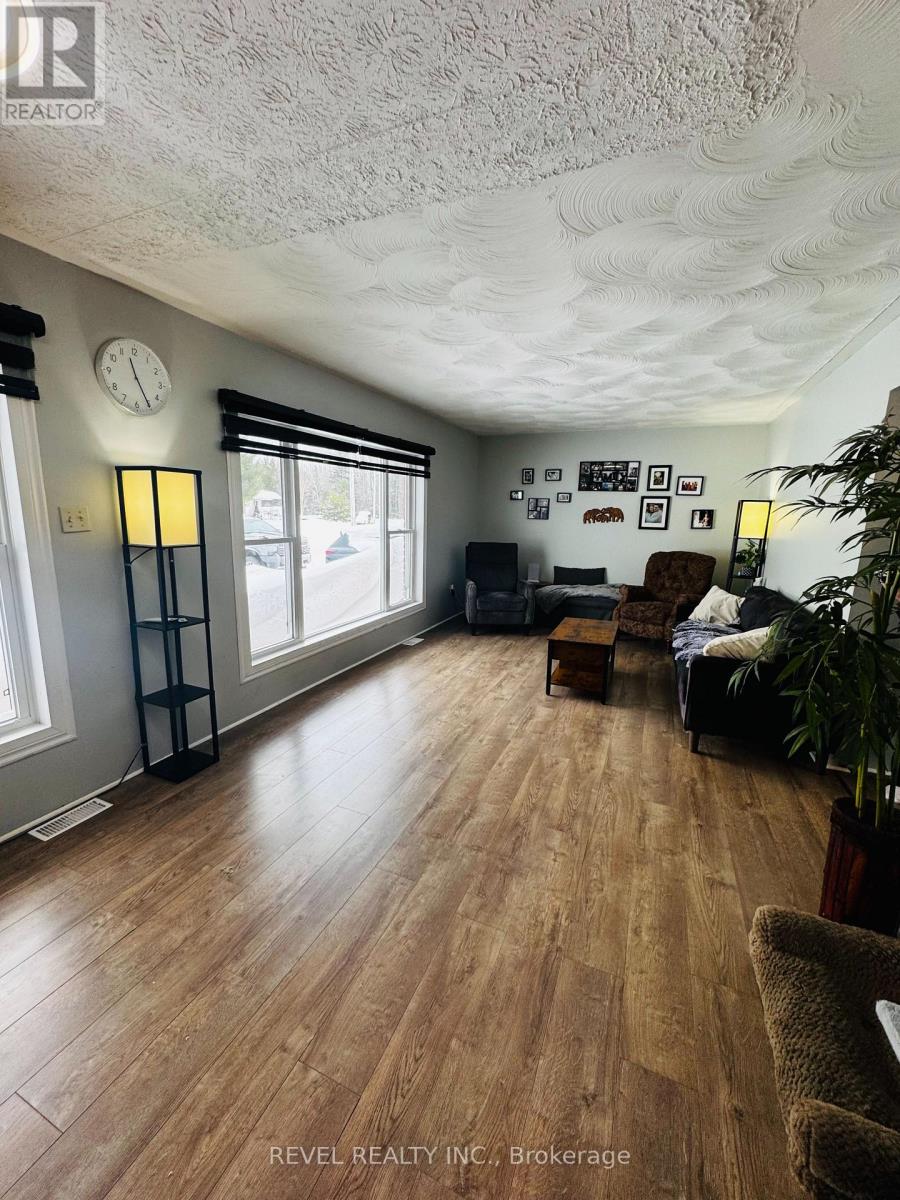 27 Arthur Street, Sudbury Remote Area, Ontario  P0M 1W0 - Photo 7 - X12793968