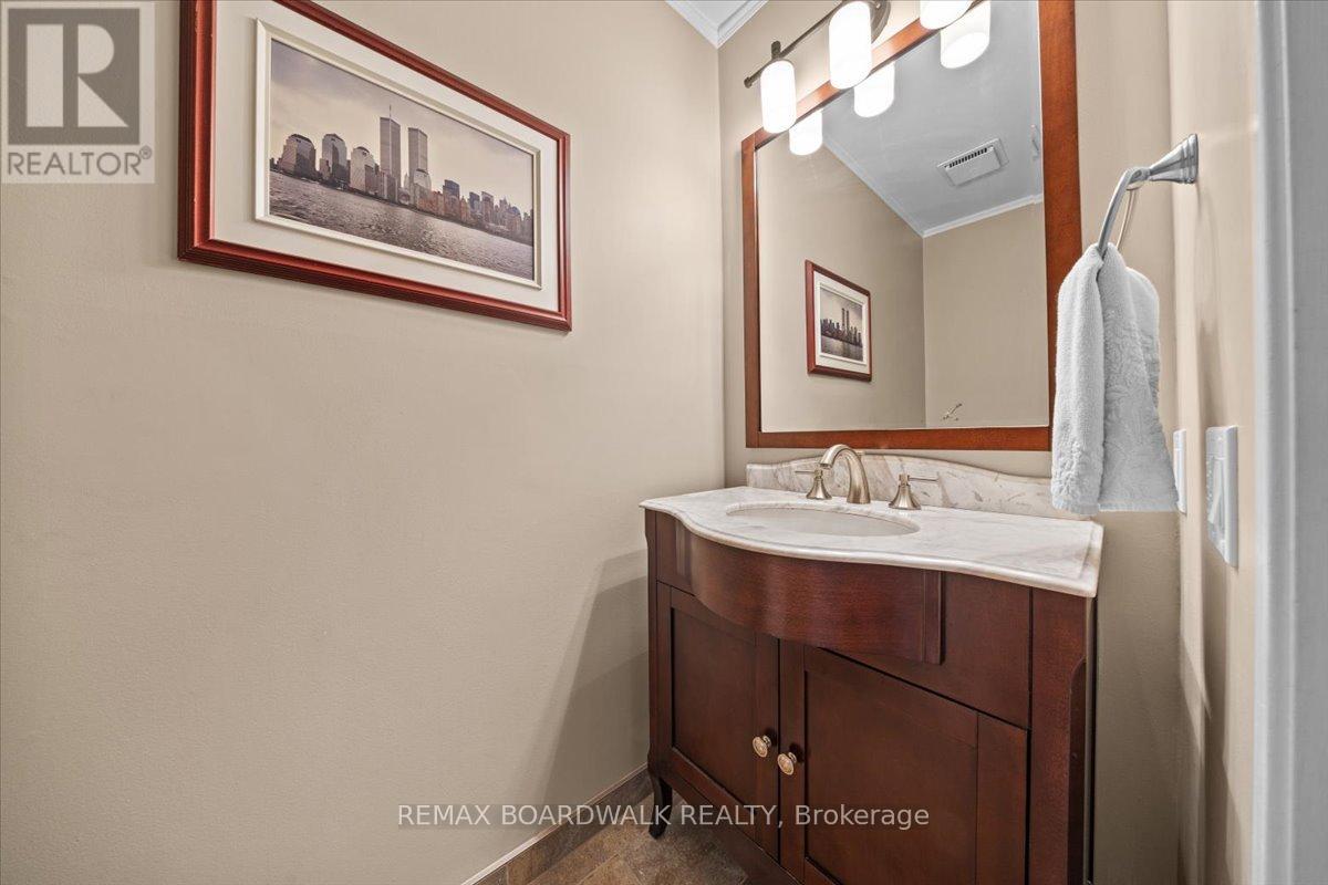 800 Fairwinds Terrace, Ottawa, Ontario  K1C 2X6 - Photo 16 - X12793934