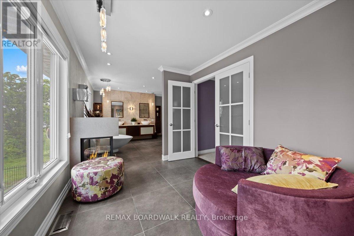 800 Fairwinds Terrace, Ottawa, Ontario  K1C 2X6 - Photo 23 - X12793934