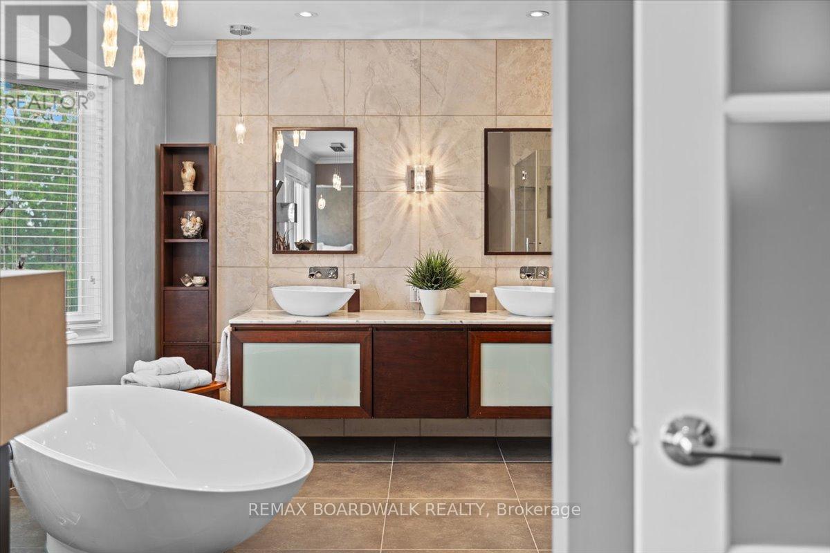 800 Fairwinds Terrace, Ottawa, Ontario  K1C 2X6 - Photo 24 - X12793934