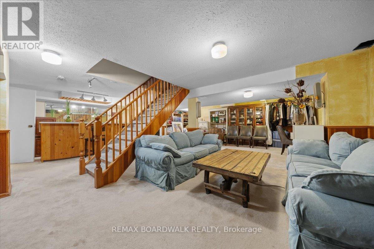 800 Fairwinds Terrace, Ottawa, Ontario  K1C 2X6 - Photo 31 - X12793934