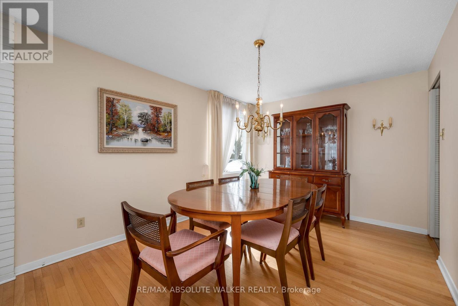 1851 Burfield Avenue, Ottawa, Ontario  K1J 6S9 - Photo 10 - X12793936