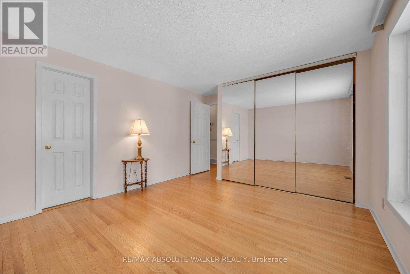 1851 Burfield Avenue, Ottawa, Ontario  K1J 6S9 - Photo 20 - X12793936