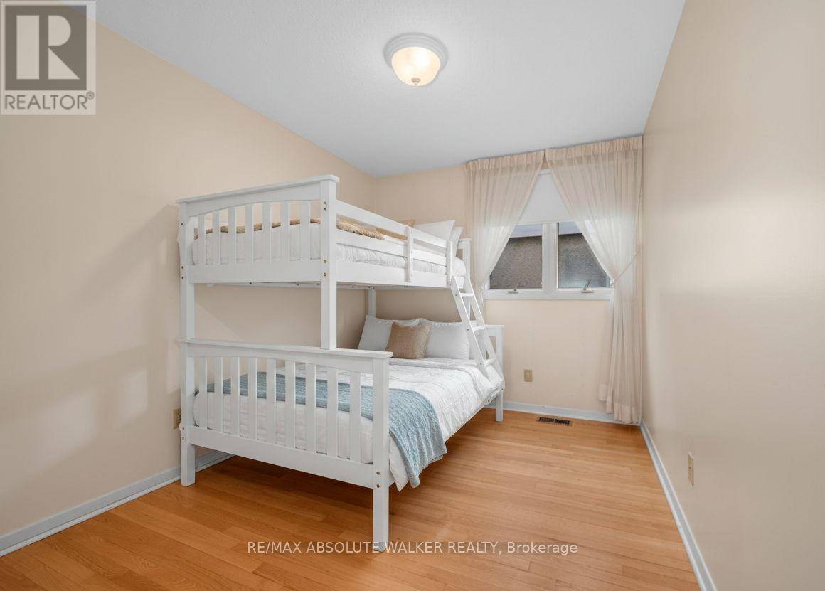 1851 Burfield Avenue, Ottawa, Ontario  K1J 6S9 - Photo 25 - X12793936