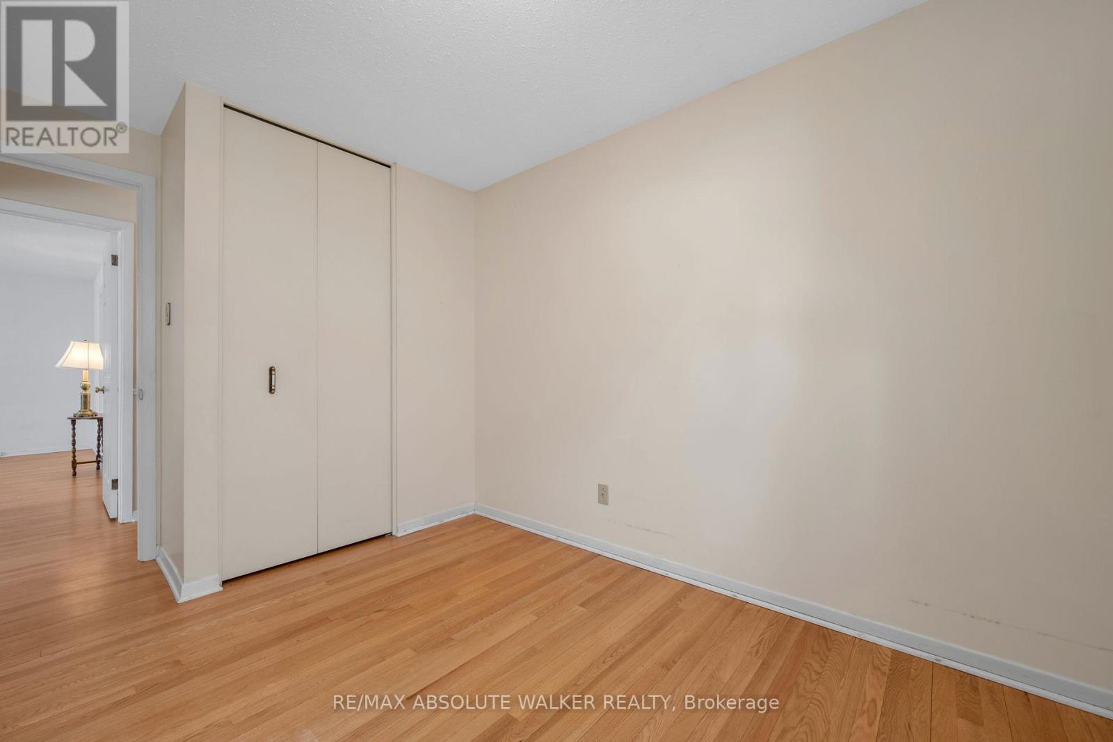 1851 Burfield Avenue, Ottawa, Ontario  K1J 6S9 - Photo 27 - X12793936