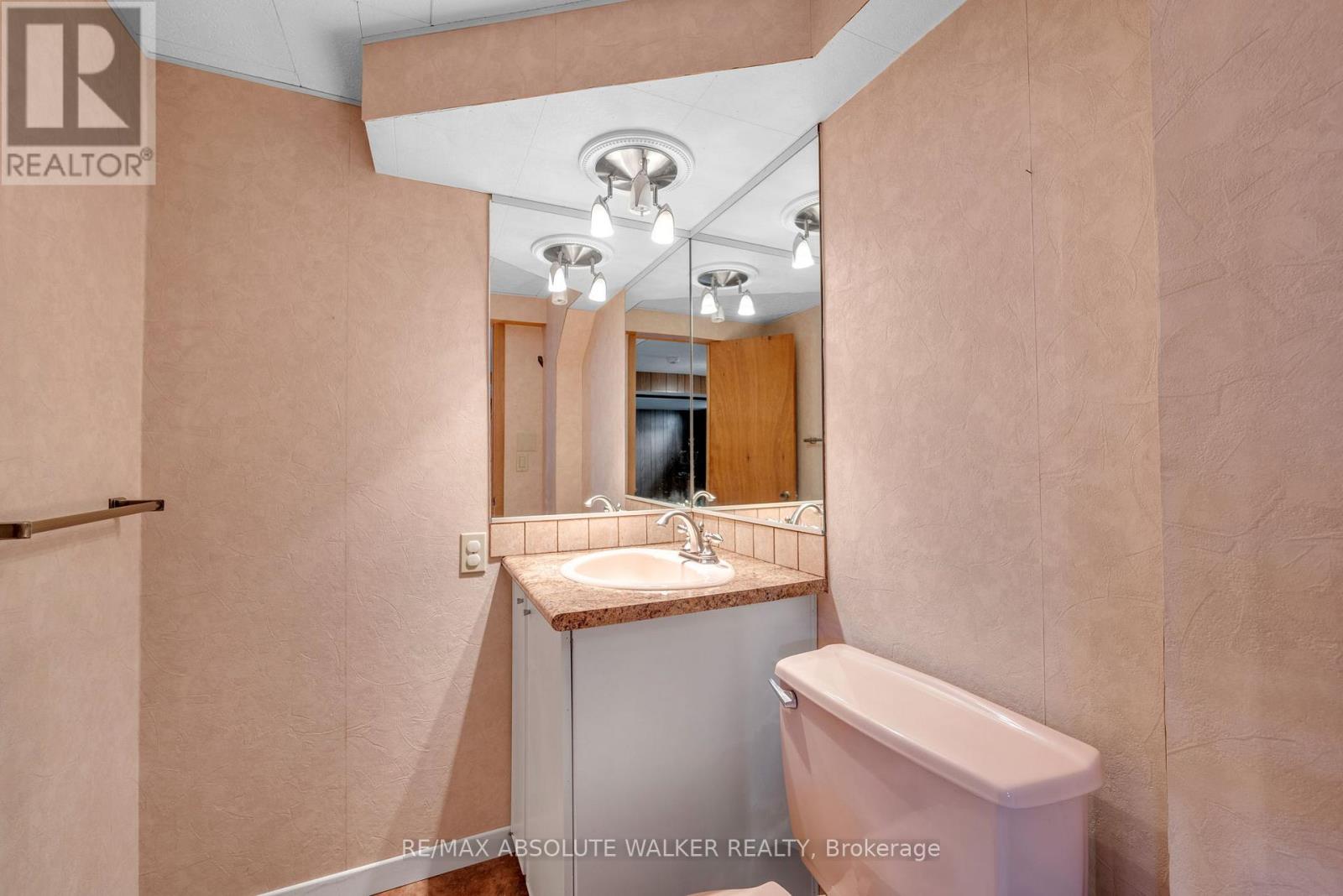 1851 Burfield Avenue, Ottawa, Ontario  K1J 6S9 - Photo 33 - X12793936