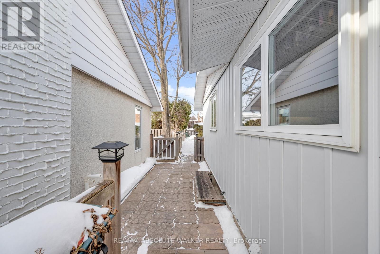 1851 Burfield Avenue, Ottawa, Ontario  K1J 6S9 - Photo 35 - X12793936