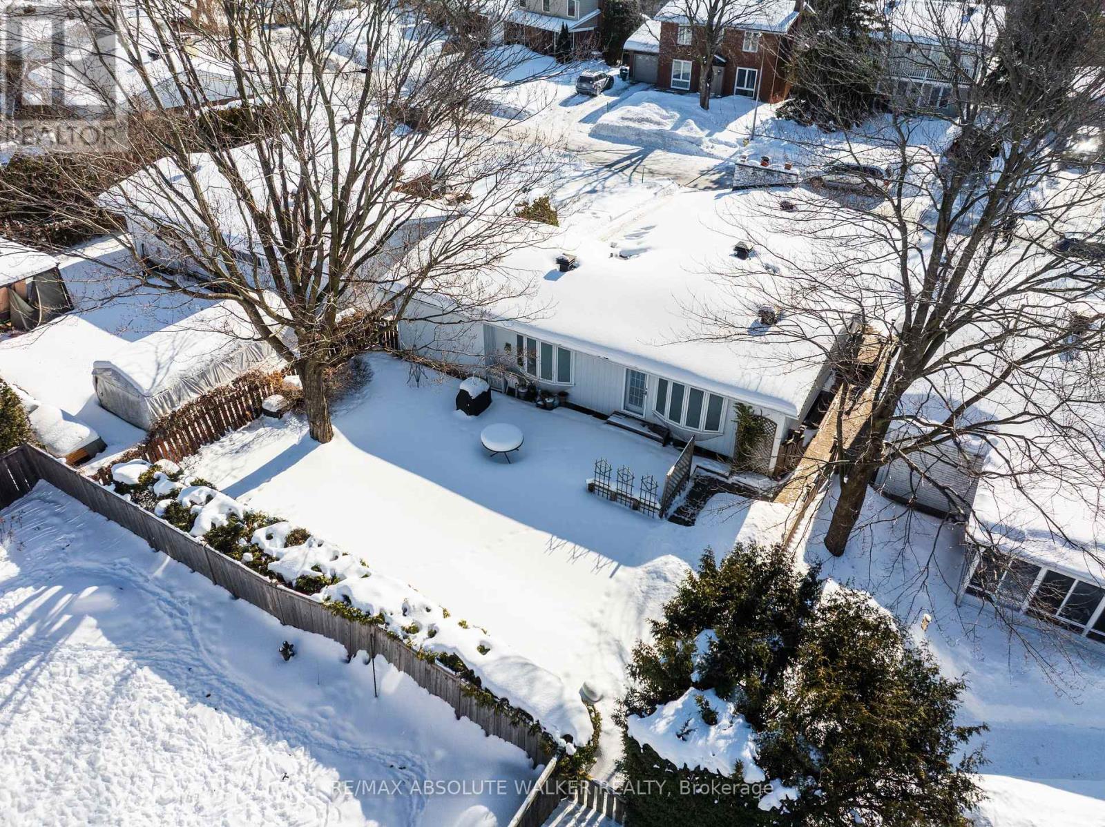 1851 Burfield Avenue, Ottawa, Ontario  K1J 6S9 - Photo 37 - X12793936