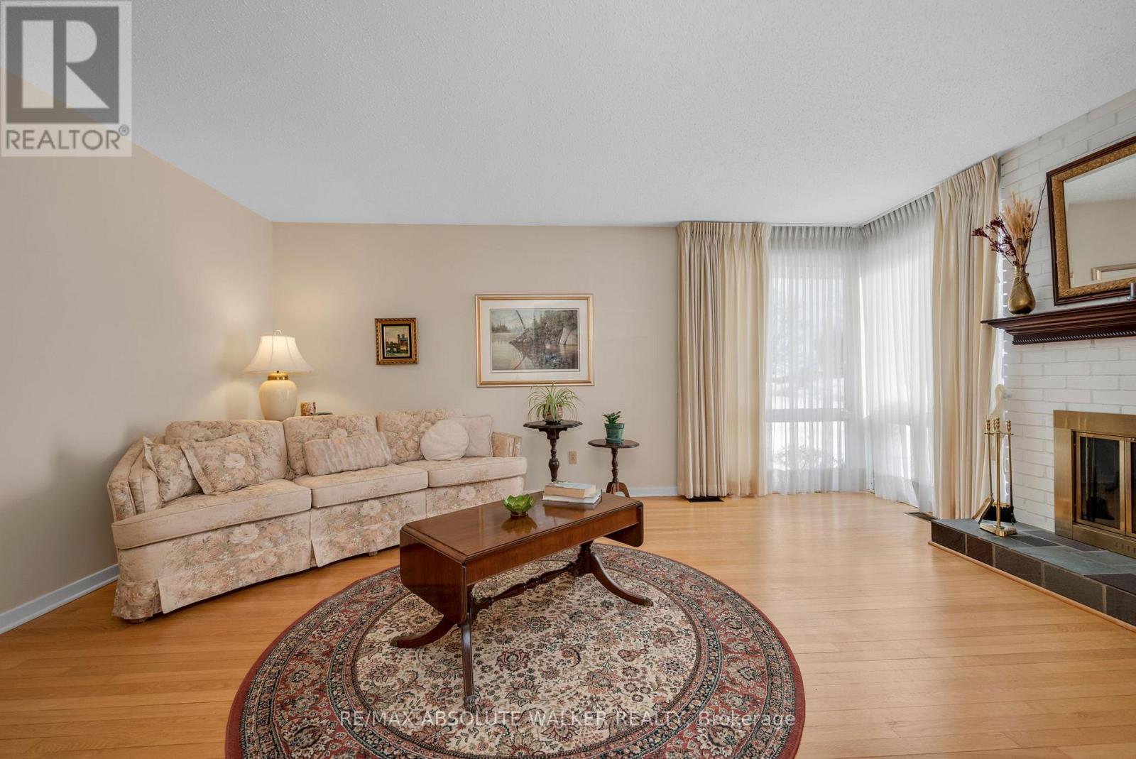 1851 Burfield Avenue, Ottawa, Ontario  K1J 6S9 - Photo 8 - X12793936