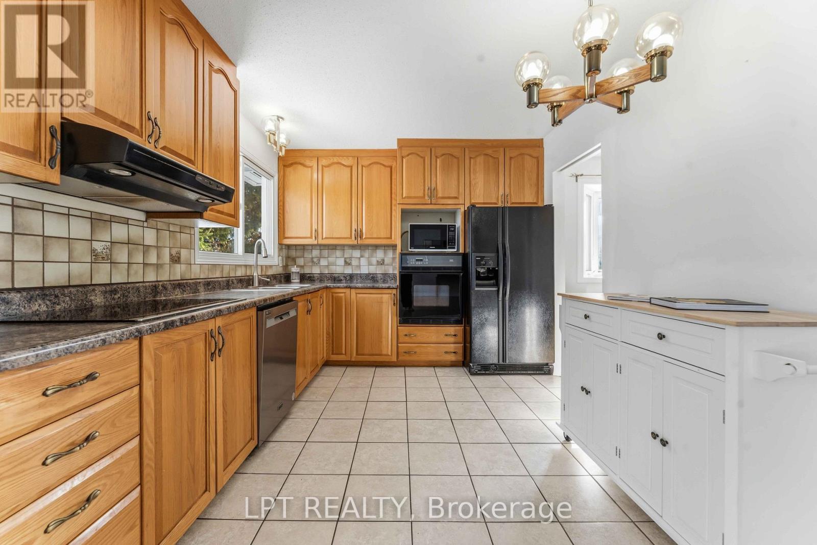 1471 Northdale Street, Ottawa, Ontario  K1B 4G7 - Photo 7 - X12794092