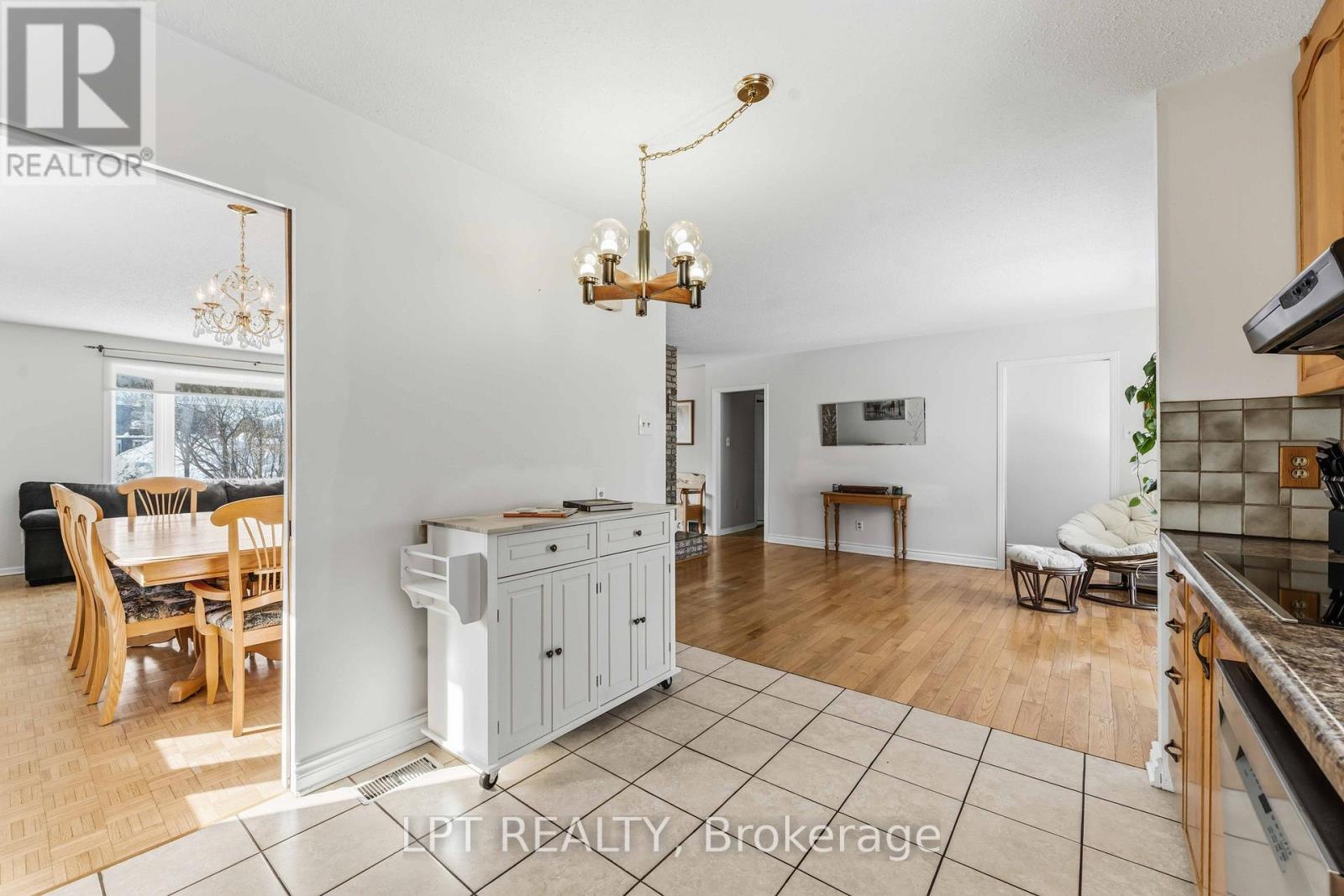 1471 Northdale Street, Ottawa, Ontario  K1B 4G7 - Photo 8 - X12794092