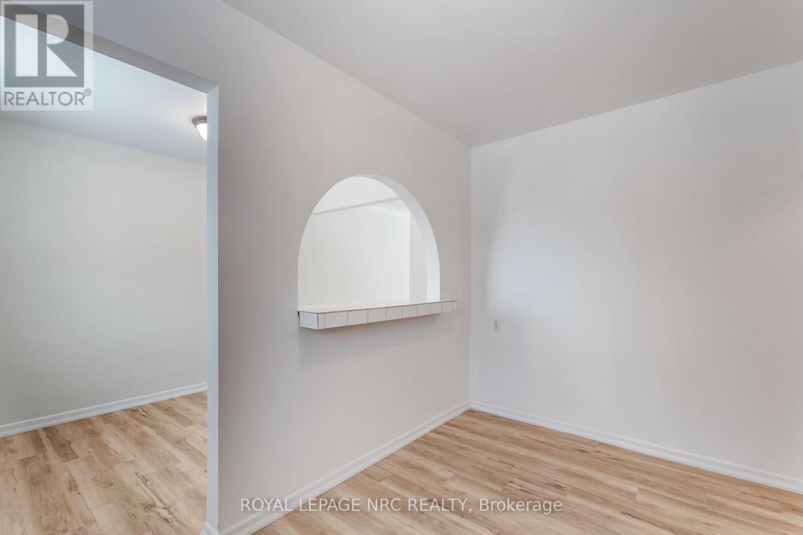 8025 Thorton Street, Niagara Falls (Ascot), Ontario  L2H 2C2 - Photo 14 - X12794096