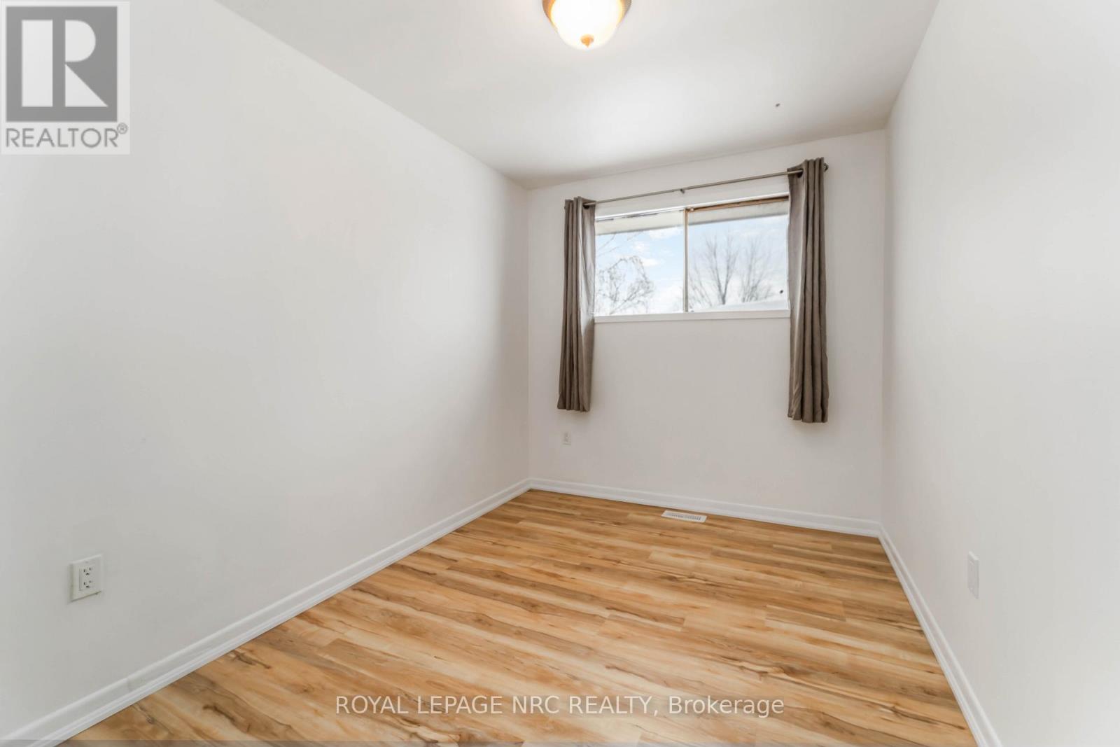 8025 Thorton Street, Niagara Falls (Ascot), Ontario  L2H 2C2 - Photo 20 - X12794096