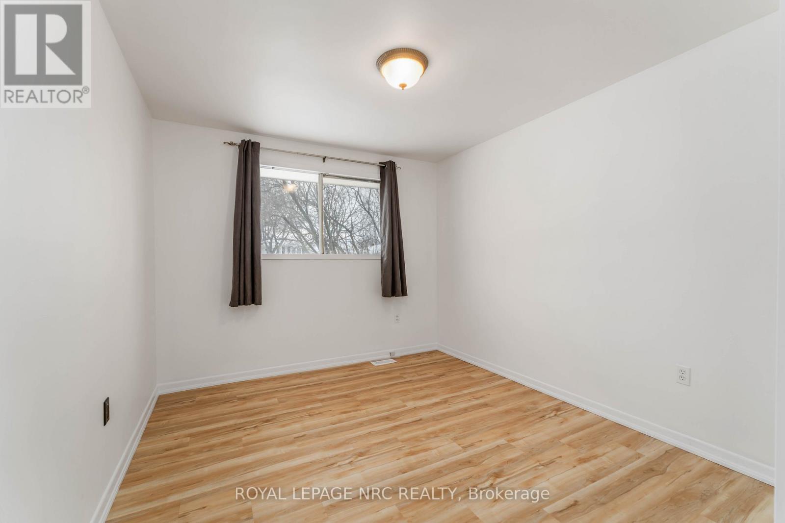 8025 Thorton Street, Niagara Falls (Ascot), Ontario  L2H 2C2 - Photo 22 - X12794096