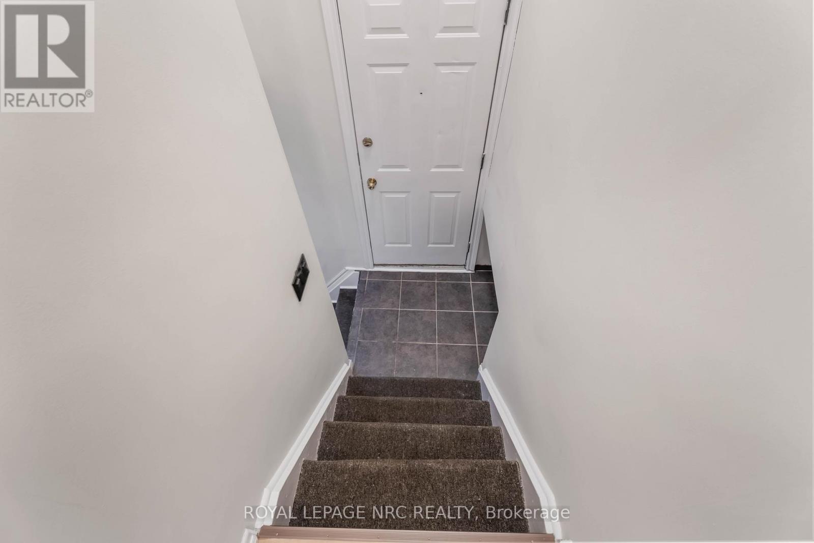 8025 Thorton Street, Niagara Falls (Ascot), Ontario  L2H 2C2 - Photo 24 - X12794096