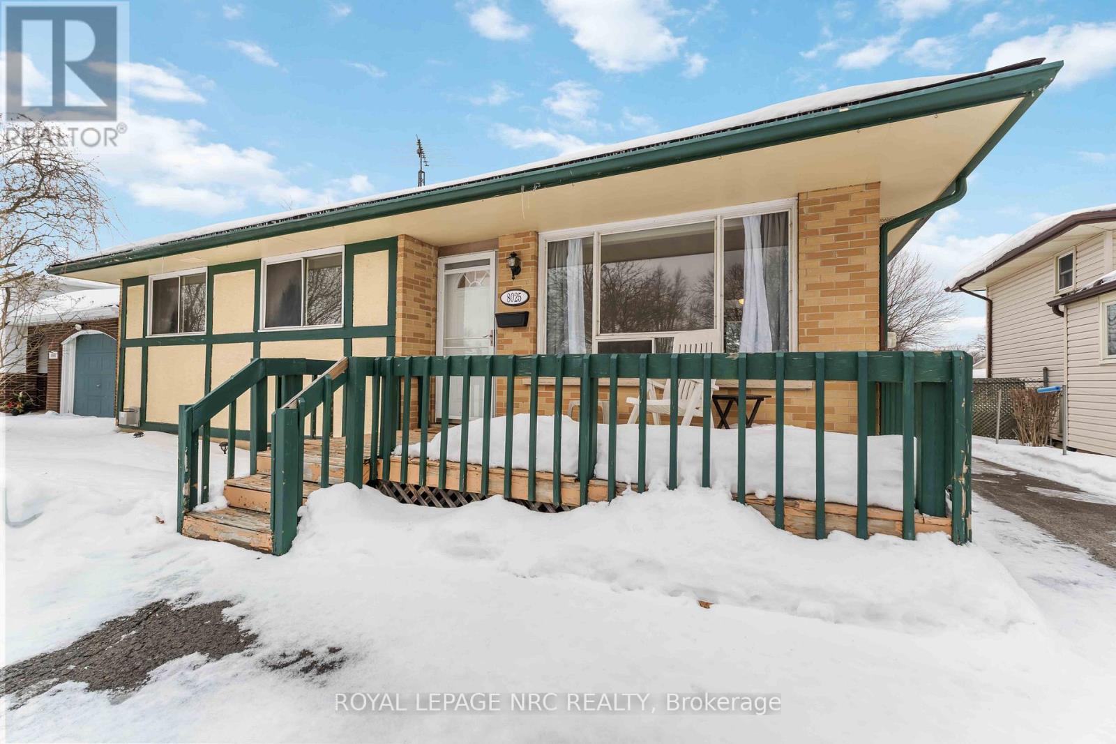 8025 Thorton Street, Niagara Falls (Ascot), Ontario  L2H 2C2 - Photo 4 - X12794096