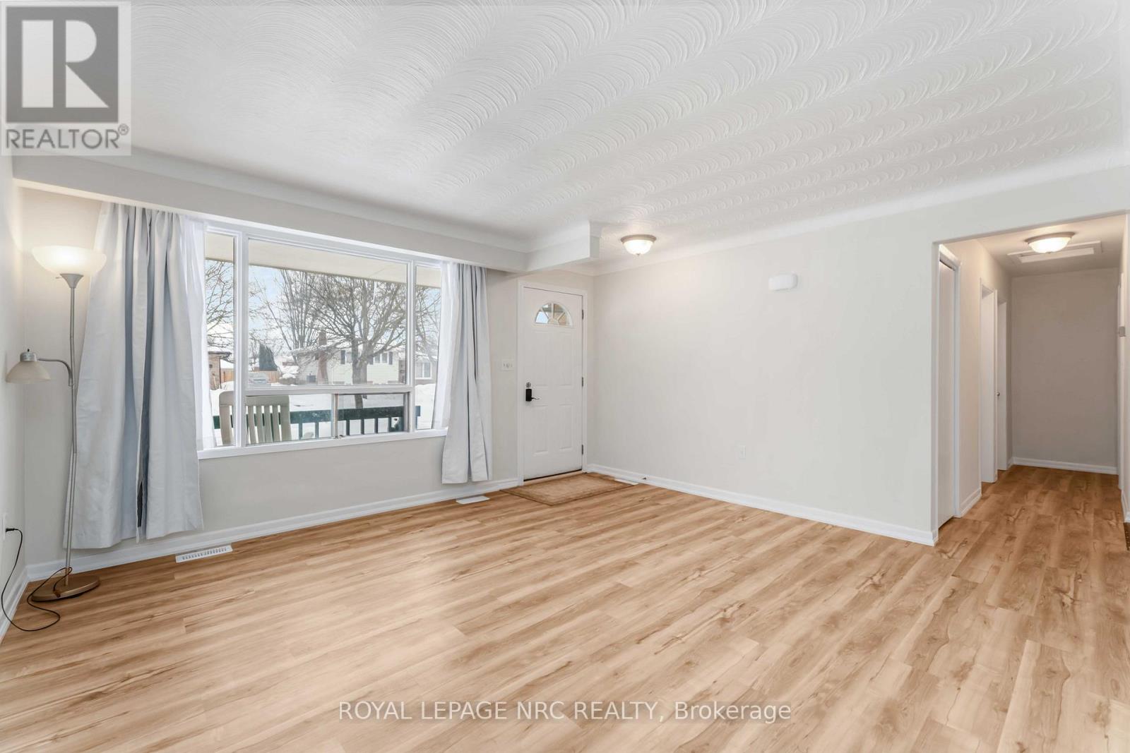 8025 Thorton Street, Niagara Falls (Ascot), Ontario  L2H 2C2 - Photo 7 - X12794096