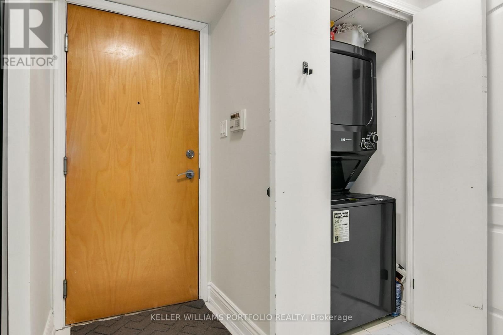 222 - 600 Queens Quay W, Toronto, Ontario  M5V 3M3 - Photo 27 - C12793978