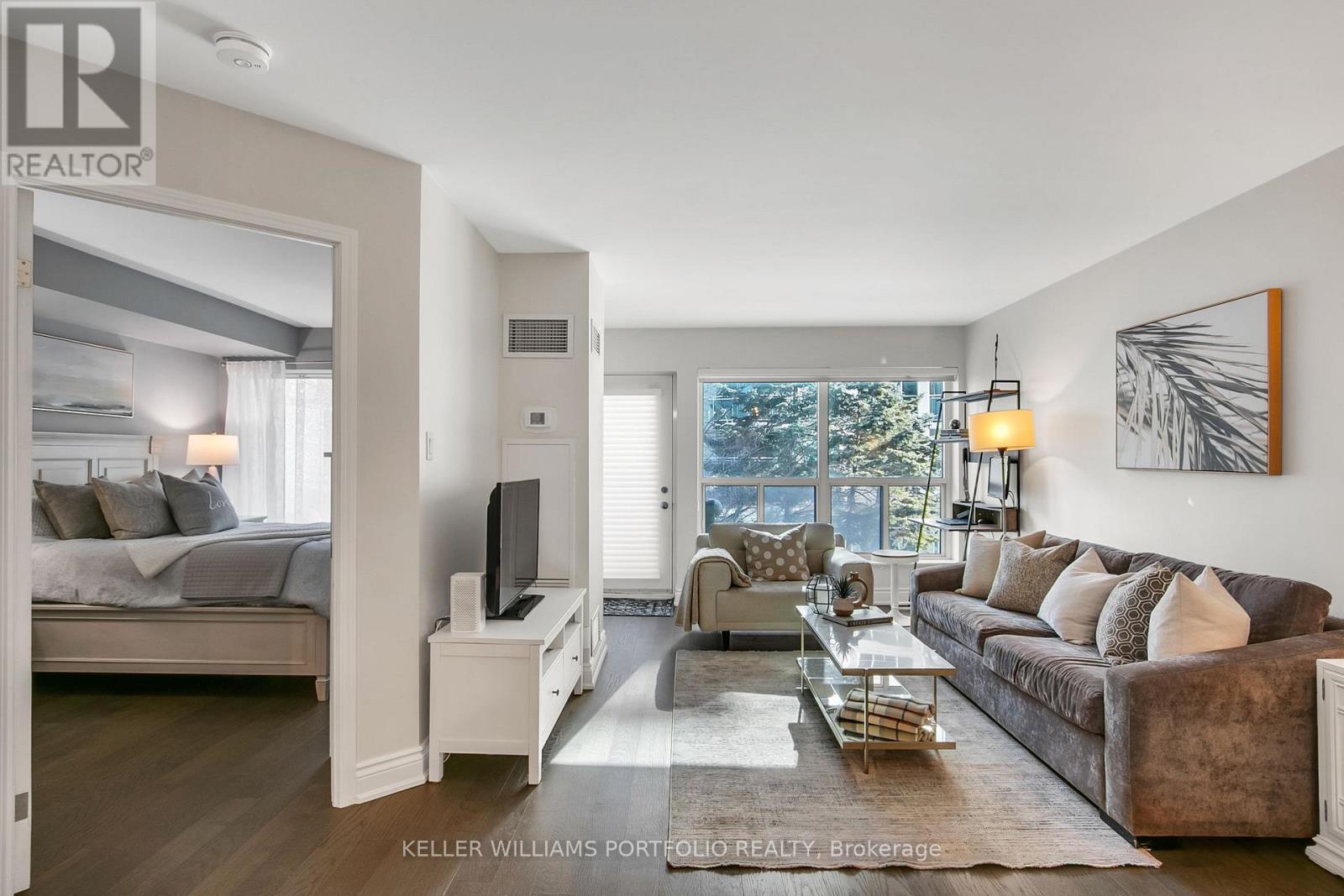 222 - 600 Queens Quay W, Toronto, Ontario  M5V 3M3 - Photo 5 - C12793978