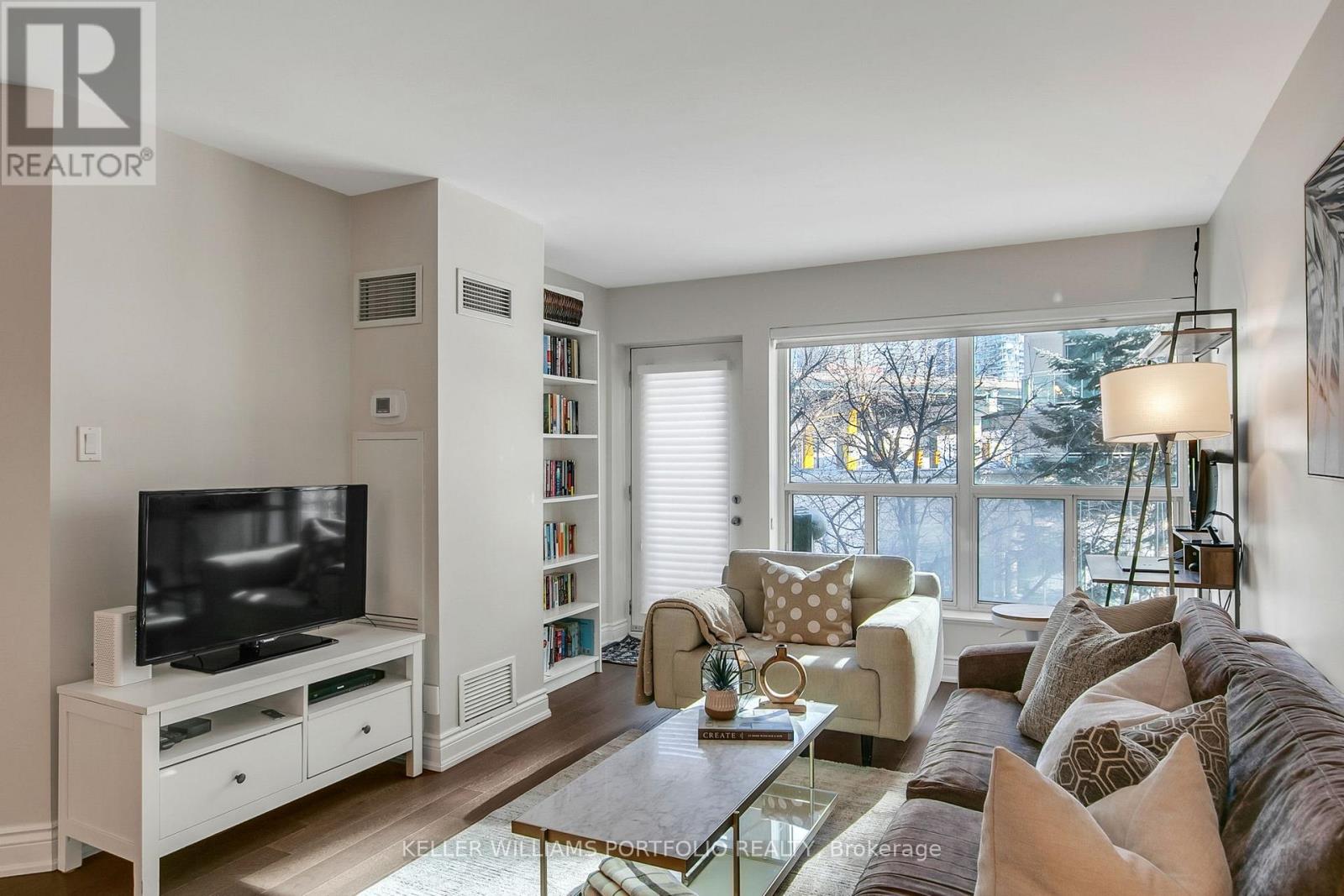 222 - 600 Queens Quay W, Toronto, Ontario  M5V 3M3 - Photo 6 - C12793978