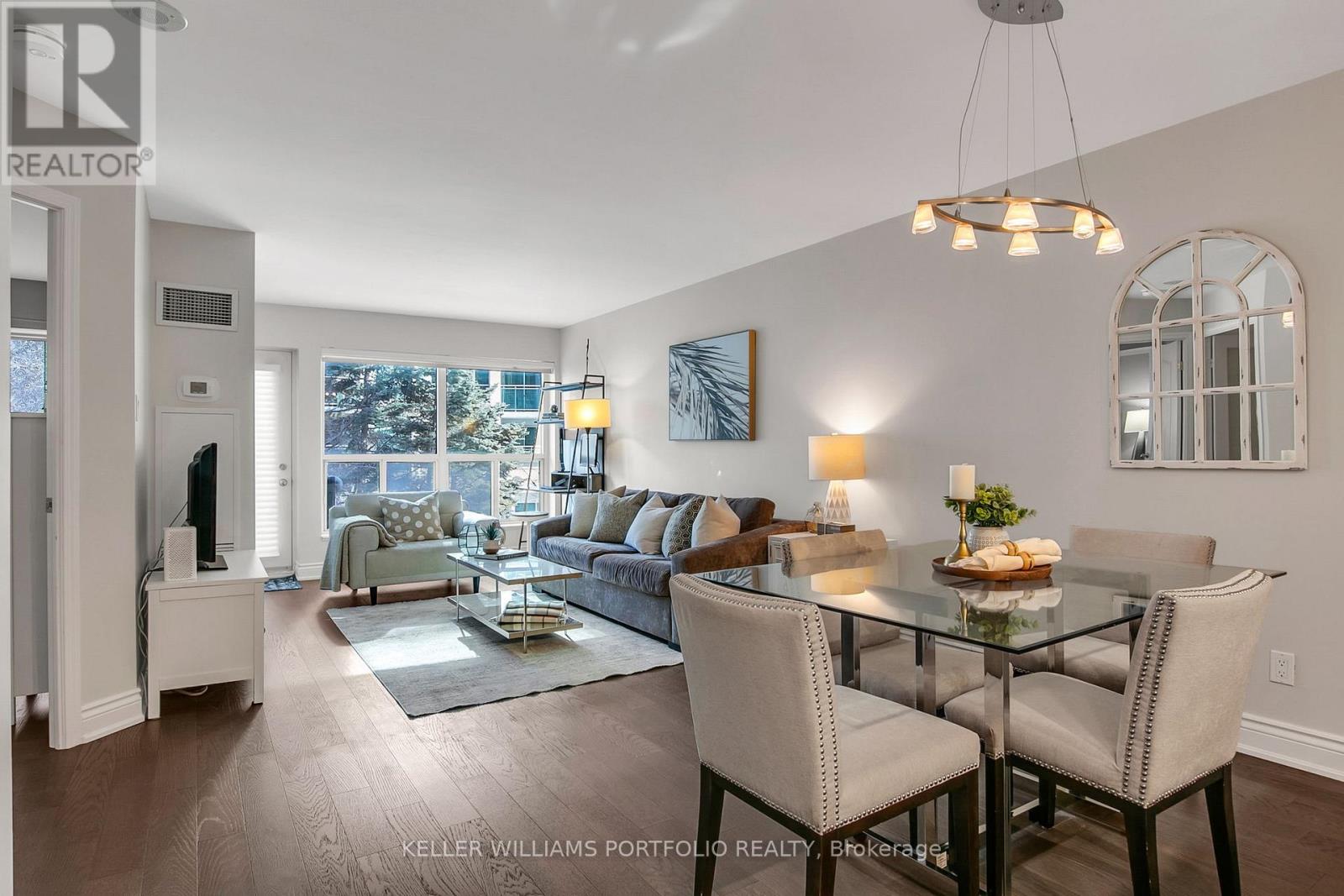 222 - 600 Queens Quay W, Toronto, Ontario  M5V 3M3 - Photo 9 - C12793978