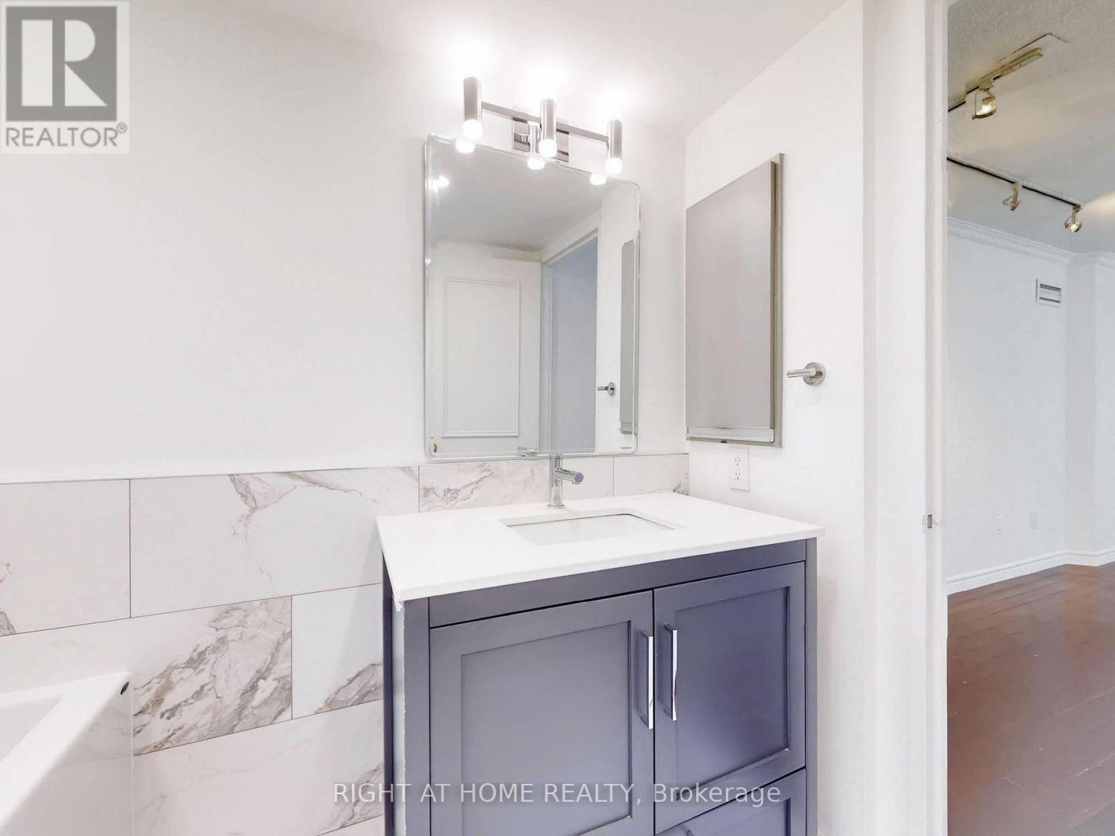 1209 - 25 Maitland Street, Toronto, Ontario M4Y 2W1 - Photo 10 - C12794012