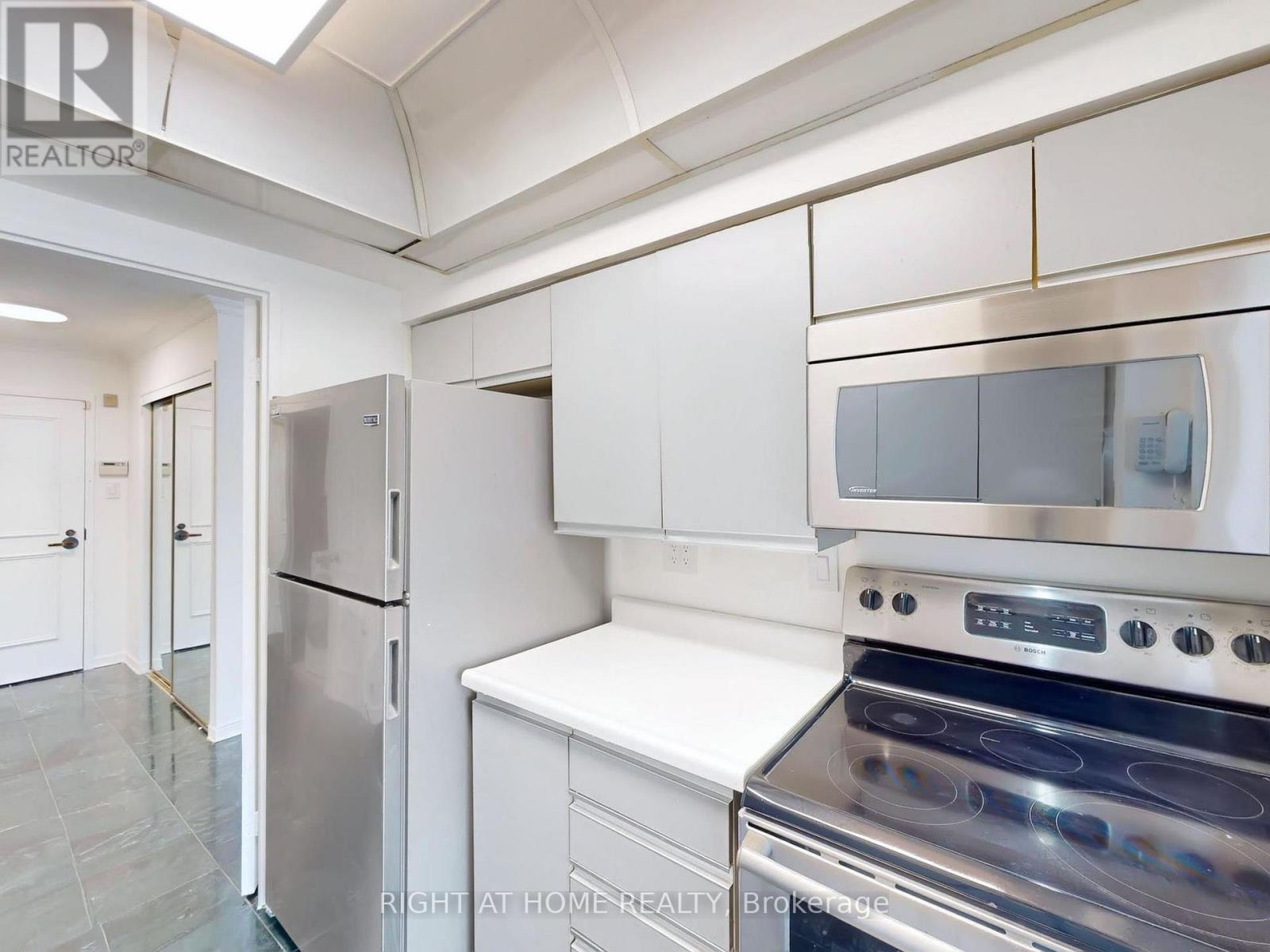 1209 - 25 Maitland Street, Toronto, Ontario M4Y 2W1 - Photo 12 - C12794012