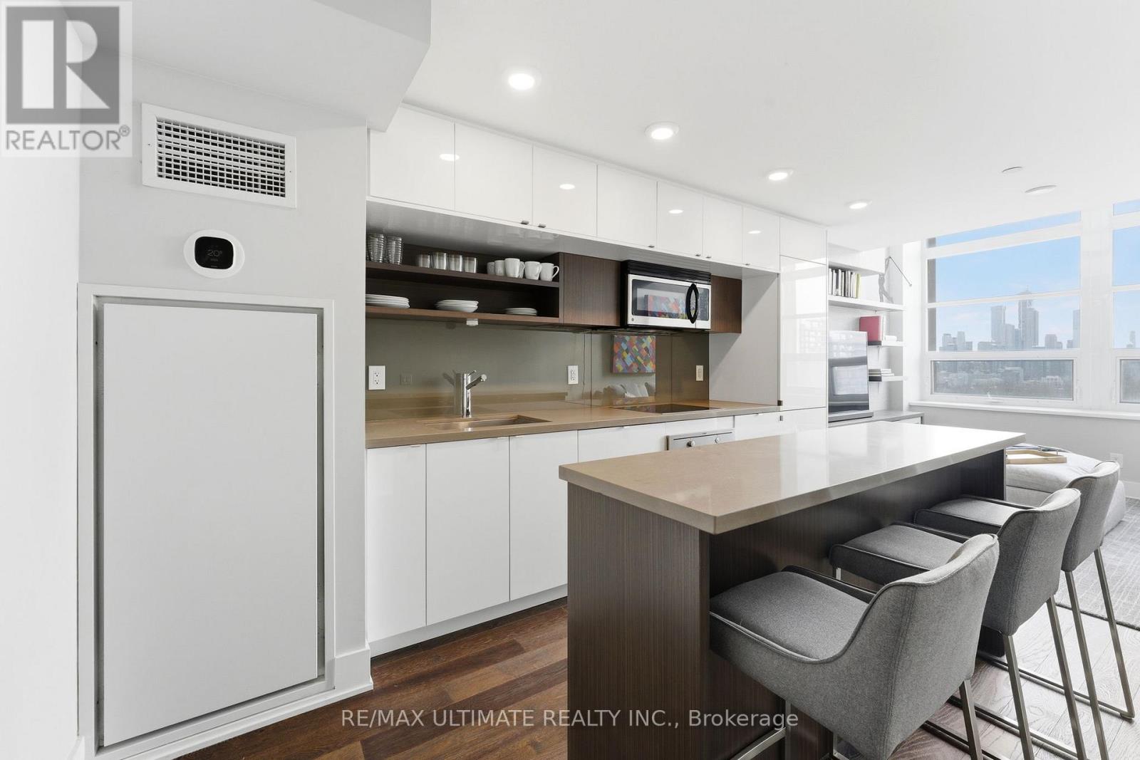 811 - 111 St Clair Avenue W, Toronto, Ontario  M4V 1N5 - Photo 10 - C12794038