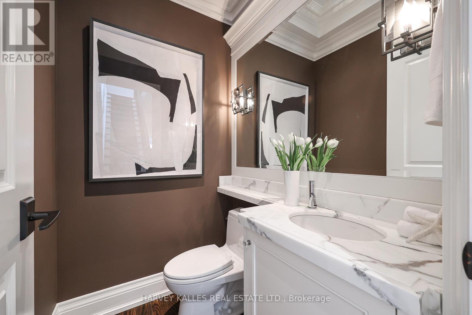 34 Latimer Avenue, Toronto, Ontario  M5N 2L8 - Photo 8 - C12794050