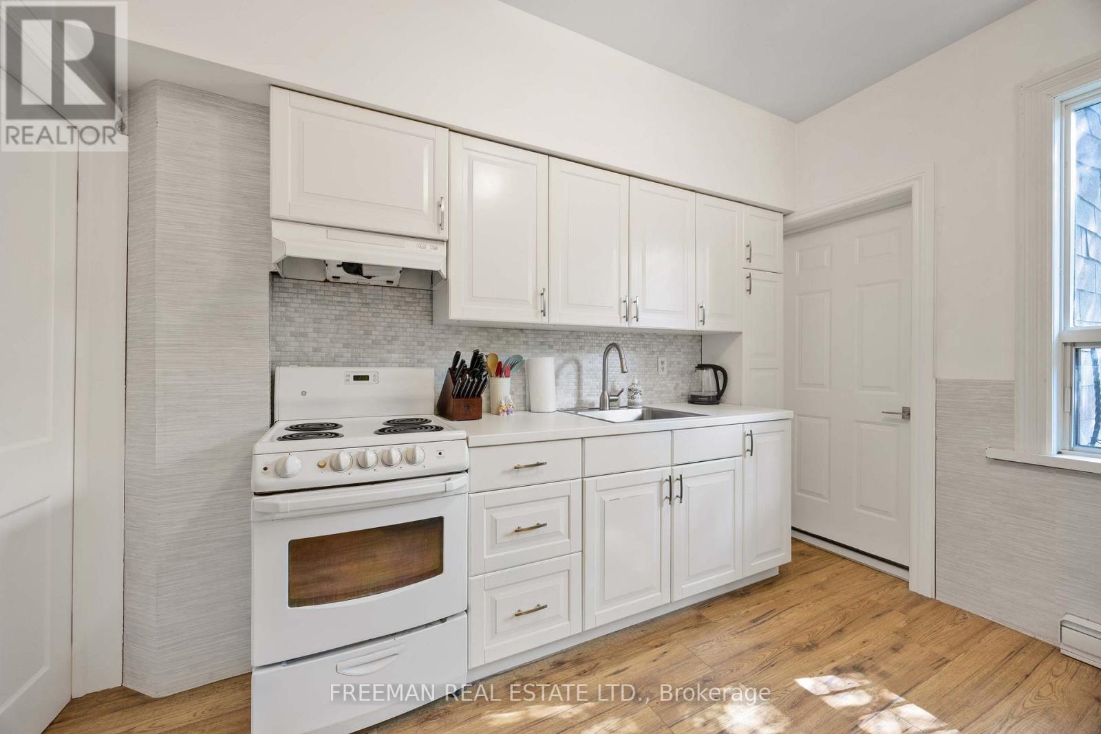 21 London Street, Toronto, Ontario  M6G 1M8 - Photo 13 - C12794088