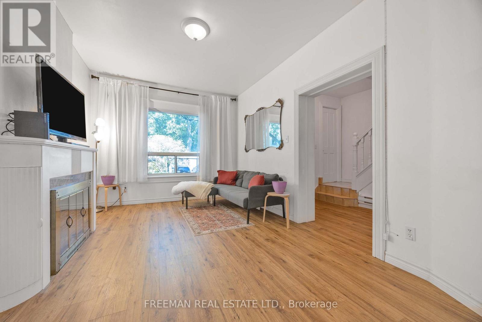 21 London Street, Toronto, Ontario  M6G 1M8 - Photo 3 - C12794088