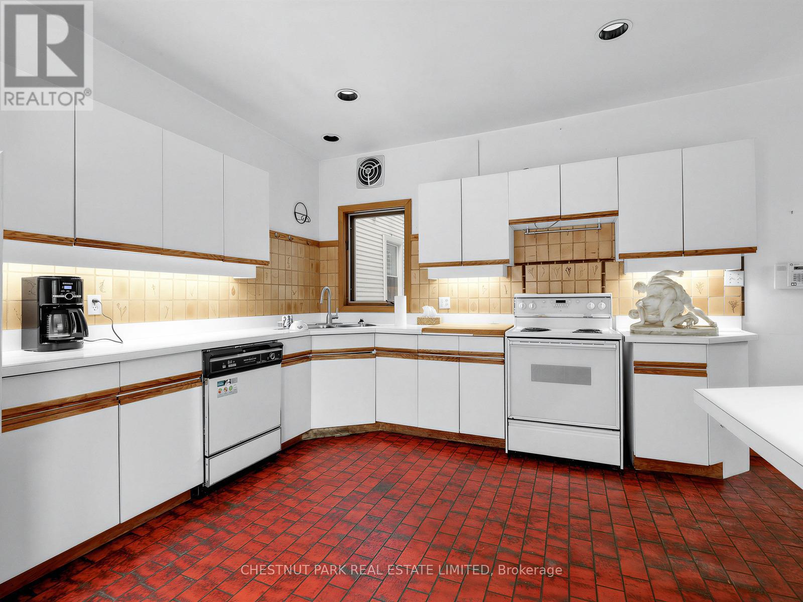 Unknown Address, ,    - Photo 7 - C12794094