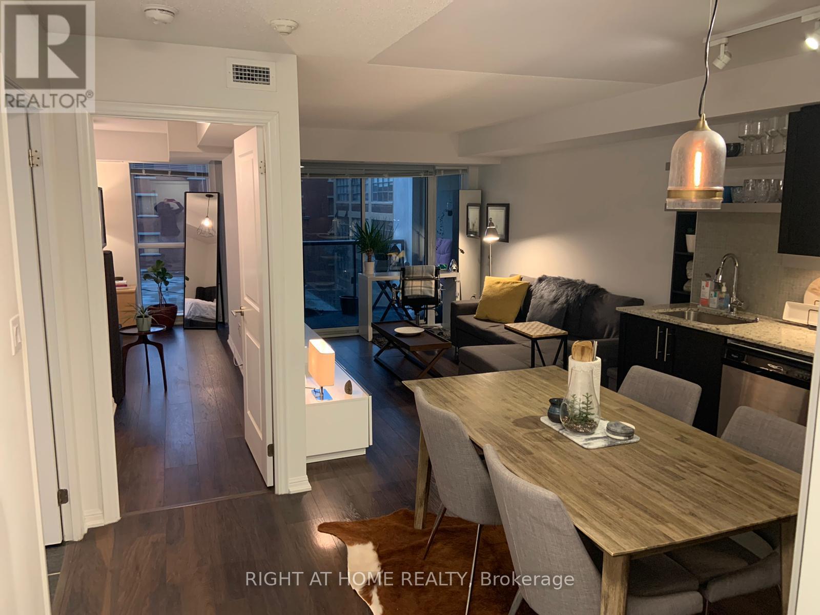 505 - 400 Adelaide Street E, Toronto, Ontario  M5A 4S3 - Photo 2 - C12794138