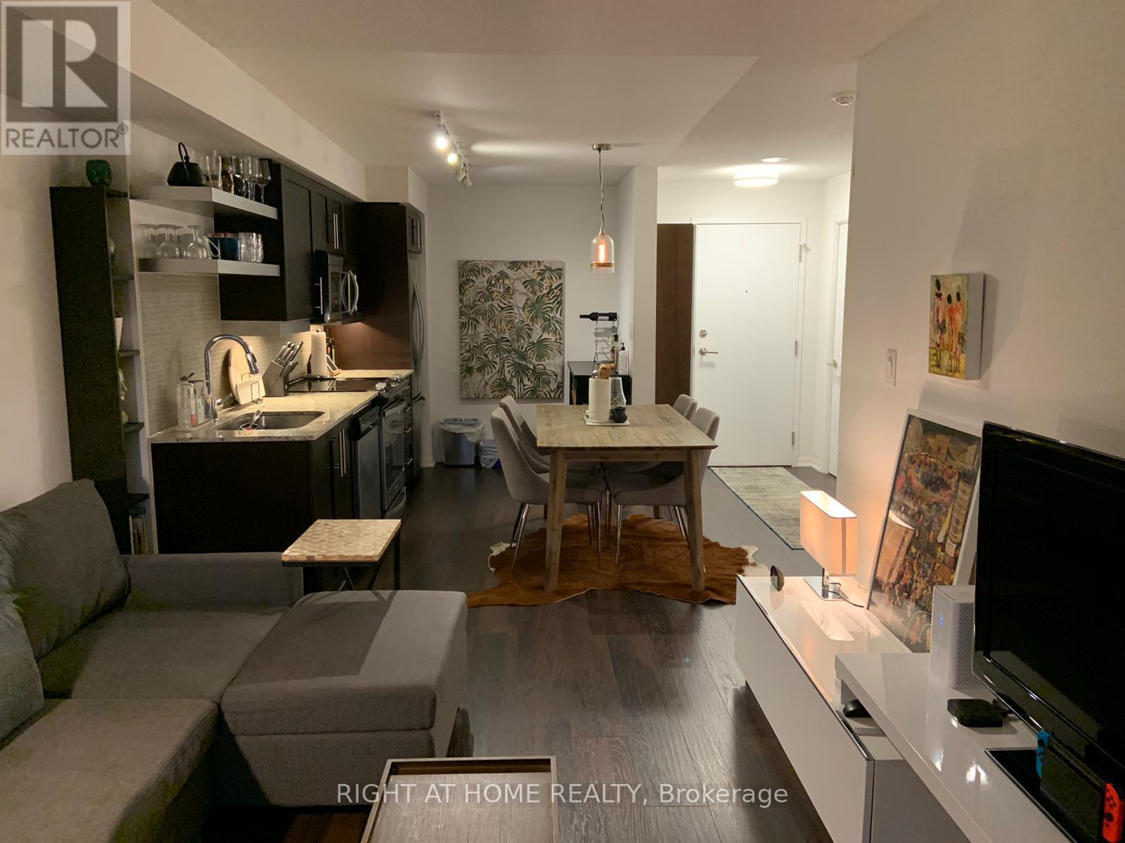 505 - 400 Adelaide Street E, Toronto, Ontario  M5A 4S3 - Photo 4 - C12794138