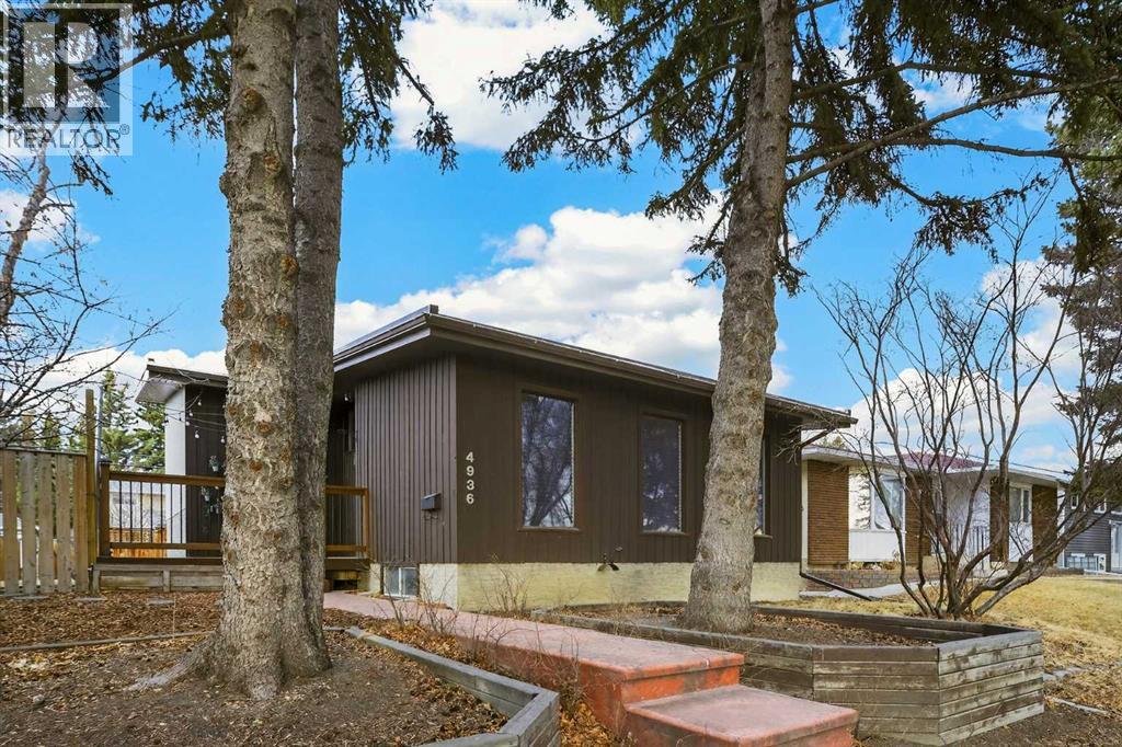 4936 40 Avenue NW, Calgary, Alberta