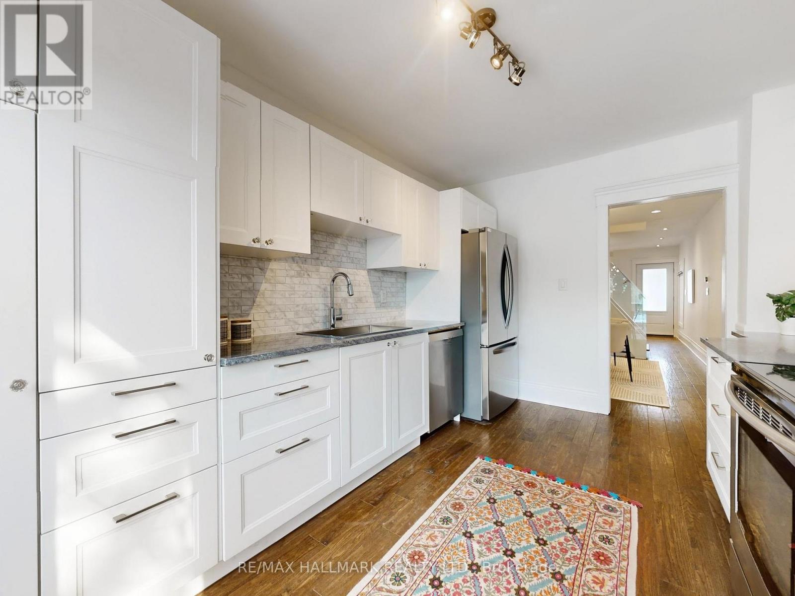 614 Woodbine Avenue, Toronto, Ontario  M4E 2J1 - Photo 16 - E12793946