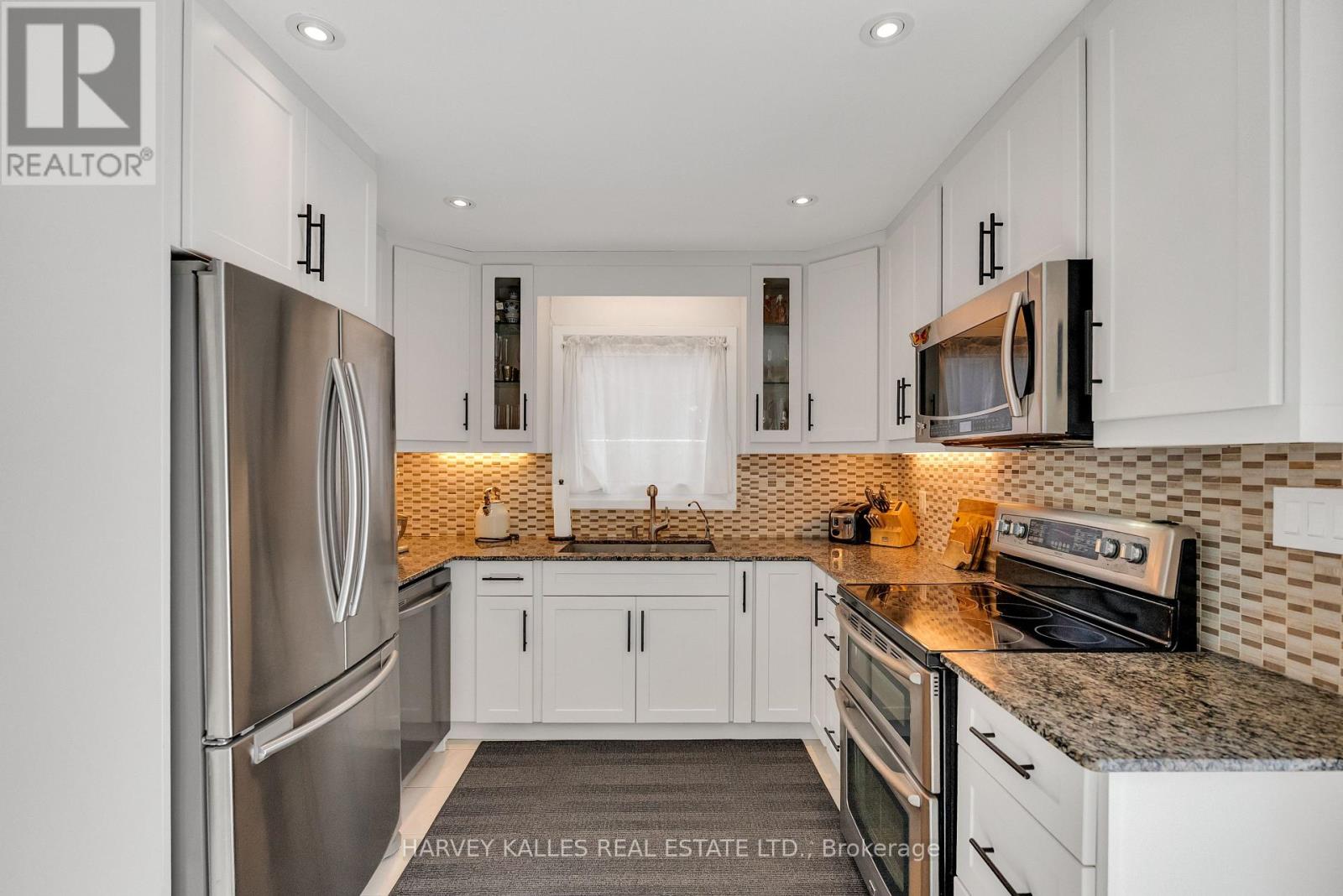 33 Ravengloss Drive, Markham, Ontario  L3T 4C8 - Photo 13 - N12794052