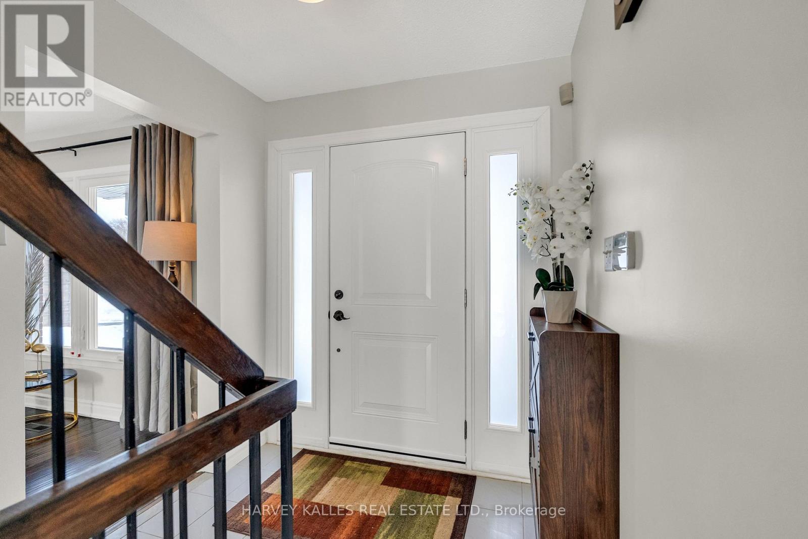 33 Ravengloss Drive, Markham, Ontario  L3T 4C8 - Photo 3 - N12794052