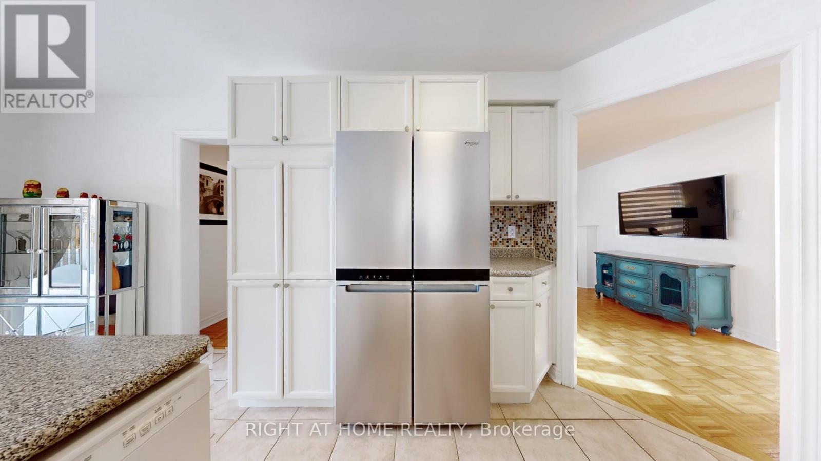 55 Hollybush Drive, Vaughan, Ontario  L6A 2H5 - Photo 5 - N12794070