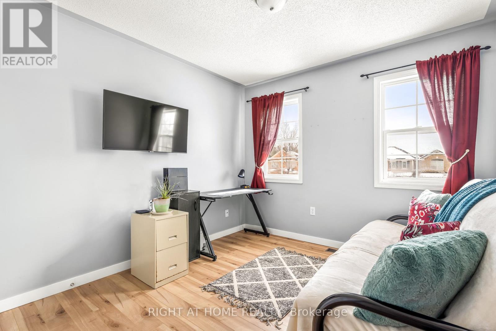 146 Maplewood Drive, Essa, Ontario  L3W 0B9 - Photo 15 - N12794104