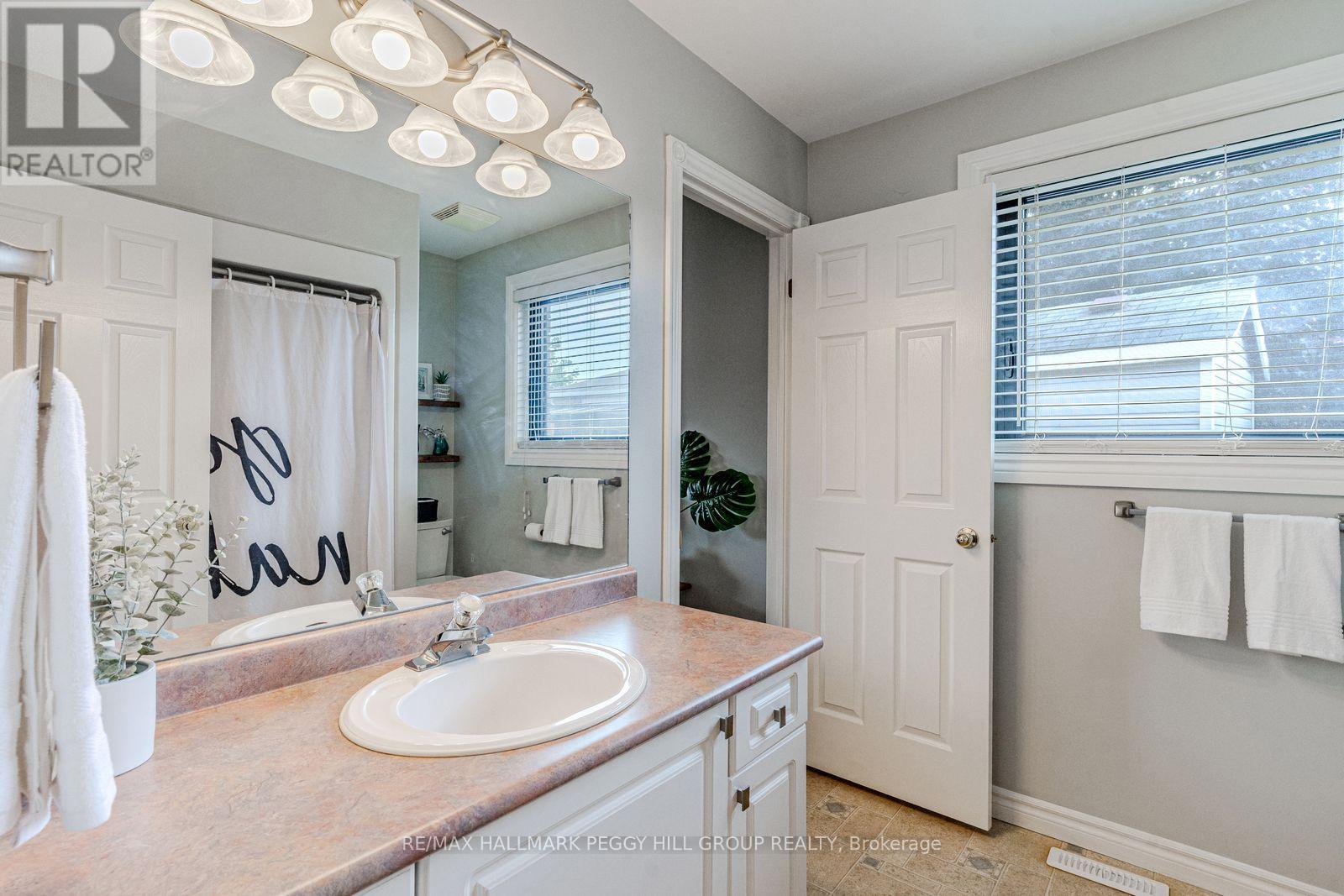 236 Pringle Drive, Barrie, Ontario  L4N 0P4 - Photo 10 - S12794098