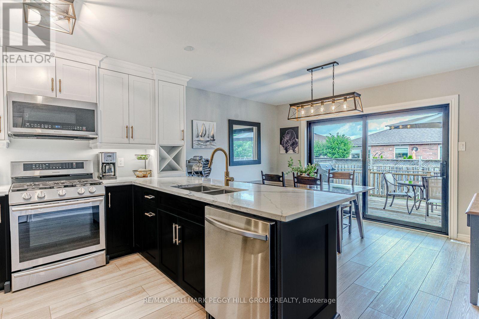 236 Pringle Drive, Barrie, Ontario  L4N 0P4 - Photo 3 - S12794098