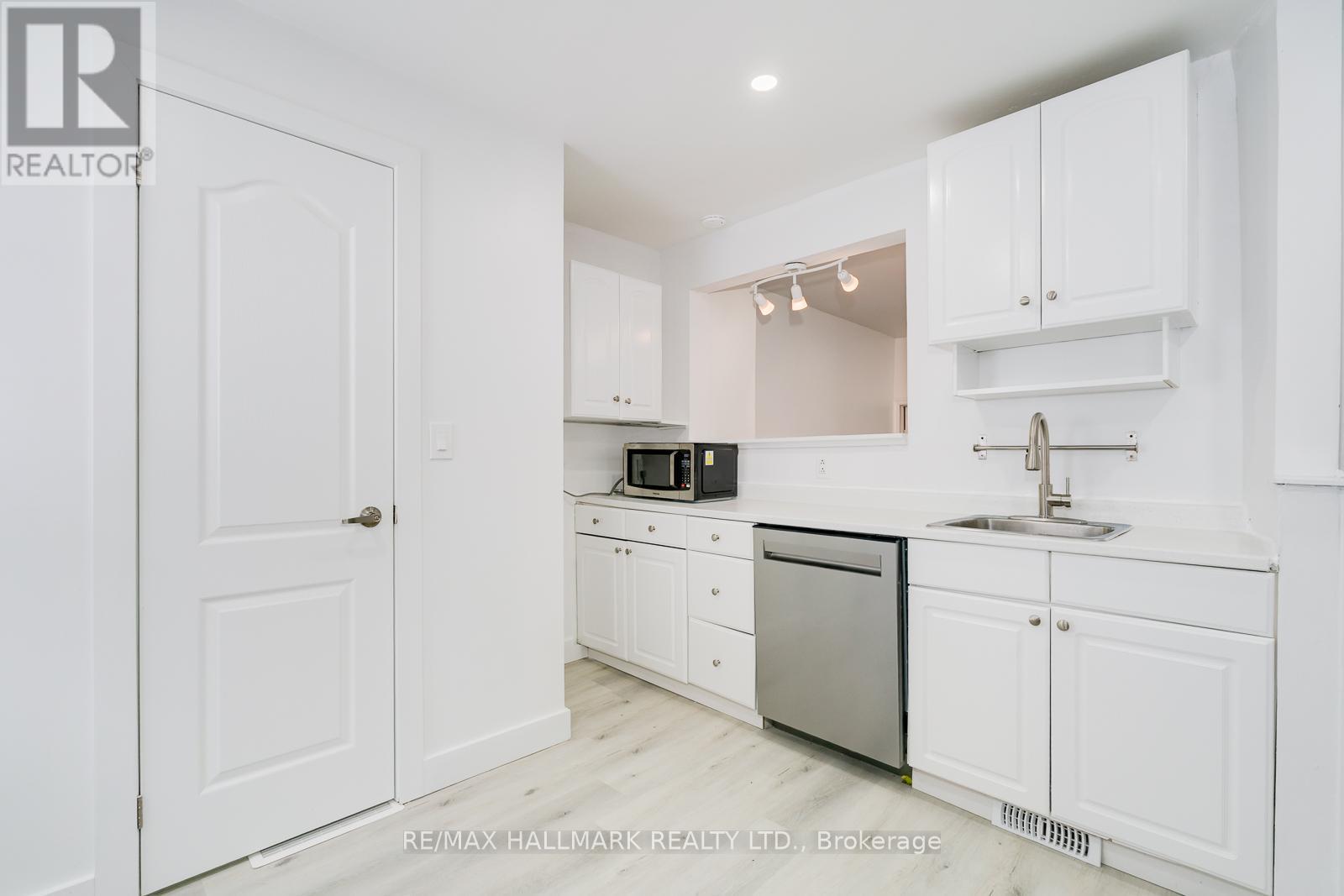 106 Willow Avenue, Toronto, Ontario  M4E 3K3 - Photo 10 - E12676532