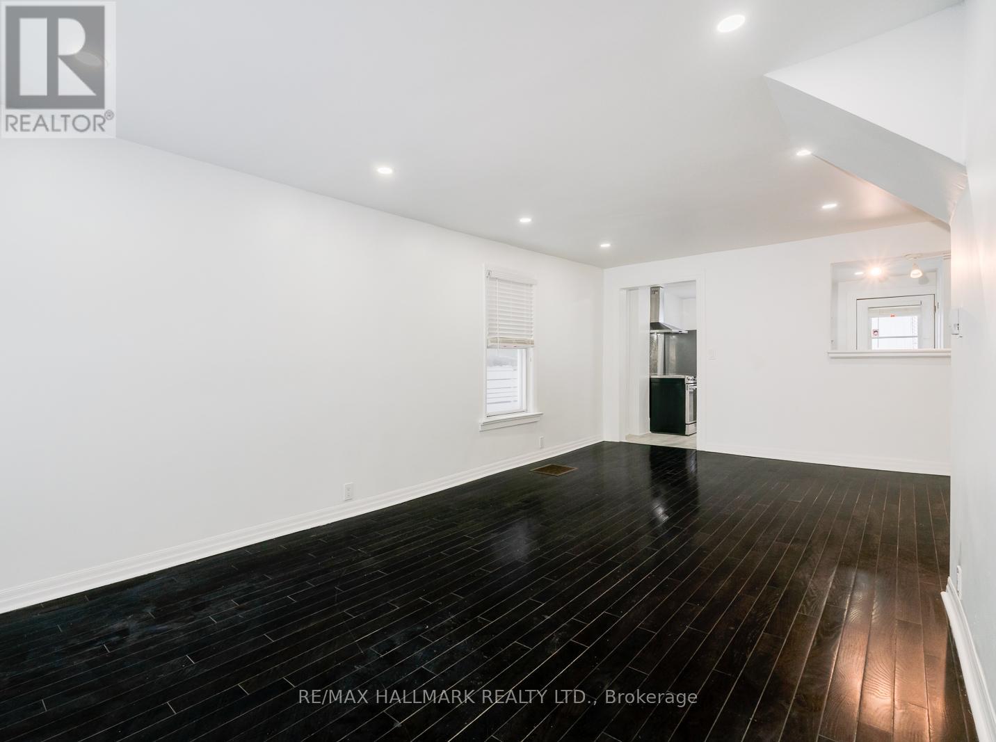 106 Willow Avenue, Toronto, Ontario  M4E 3K3 - Photo 4 - E12676532