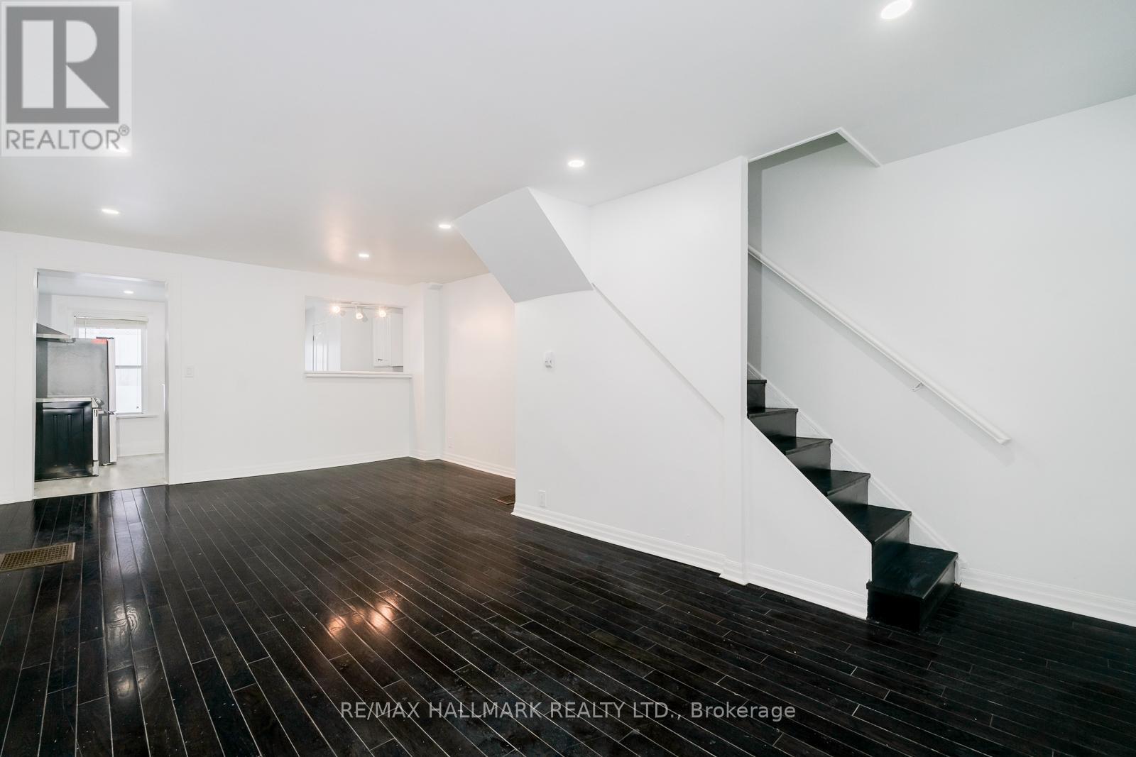 106 Willow Avenue, Toronto, Ontario  M4E 3K3 - Photo 5 - E12676532