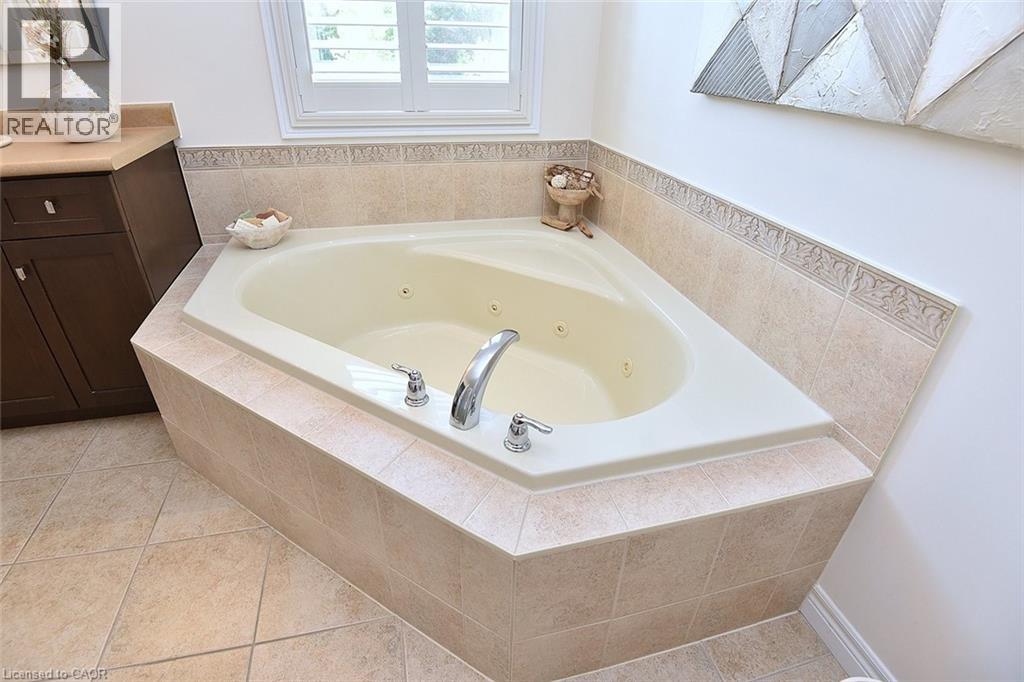 12 Degrow Crescent, Binbrook, Ontario  L0R 1C0 - Photo 32 - 40805512