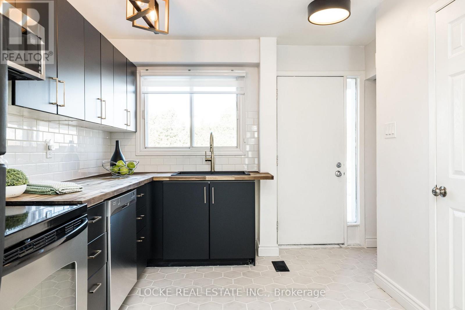 16 - 4036 Eady Court, Ottawa, Ontario  K1J 8X6 - Photo 3 - X12791402