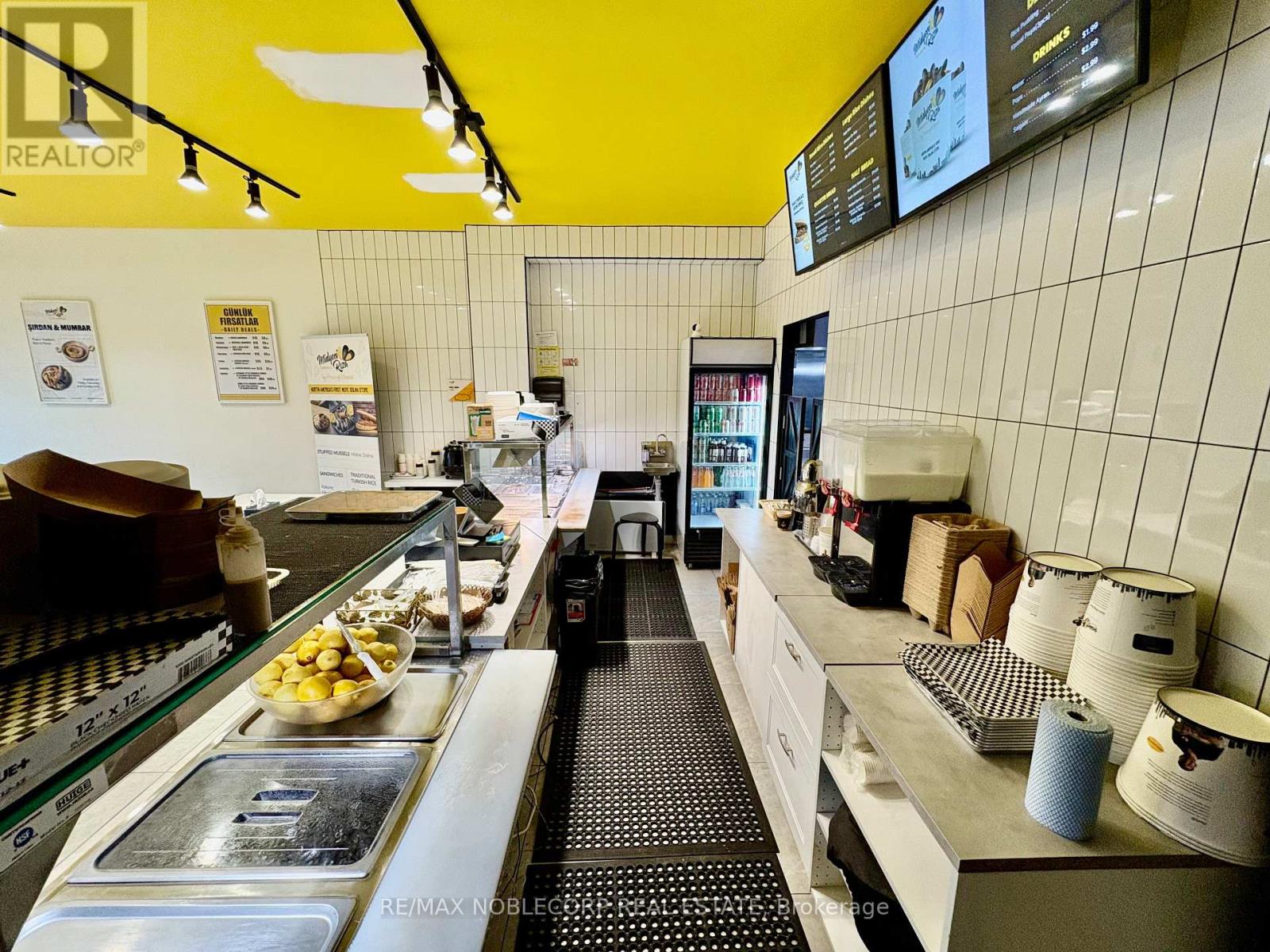 954 Wilson Avenue, Toronto, Ontario  M3K 1E7 - Photo 10 - W12793910